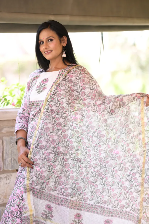 Baby_Pink_Cotton_Premium_And_Fancy_Design_Kurta_Set_For_Women