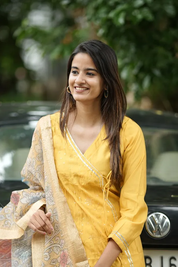 Yellow_Chanderi_Premium_And_Fancy_Design_Kurta_Set_For_Women