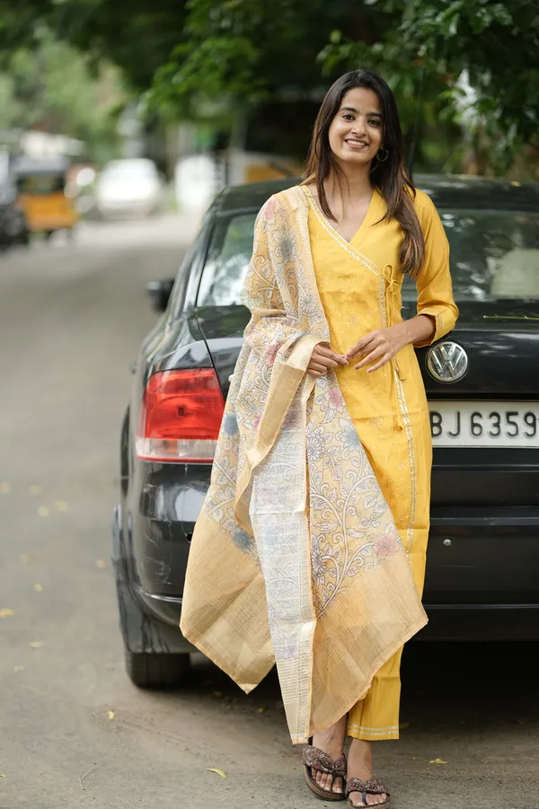 Yellow_Chanderi_Premium_And_Fancy_Design_Kurta_Set_For_Women