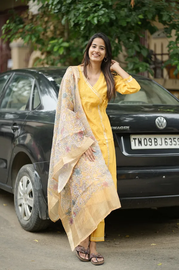Yellow_Chanderi_Premium_And_Fancy_Design_Kurta_Set_For_Women