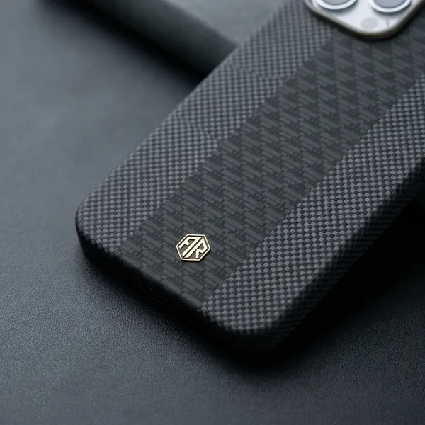 Premium_Textured_iPhone_Case_with_MagSafe_Compatibility