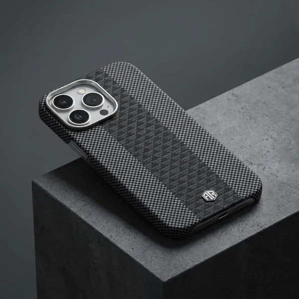 Premium_Textured_iPhone_Case_with_Dual-Tone_Design