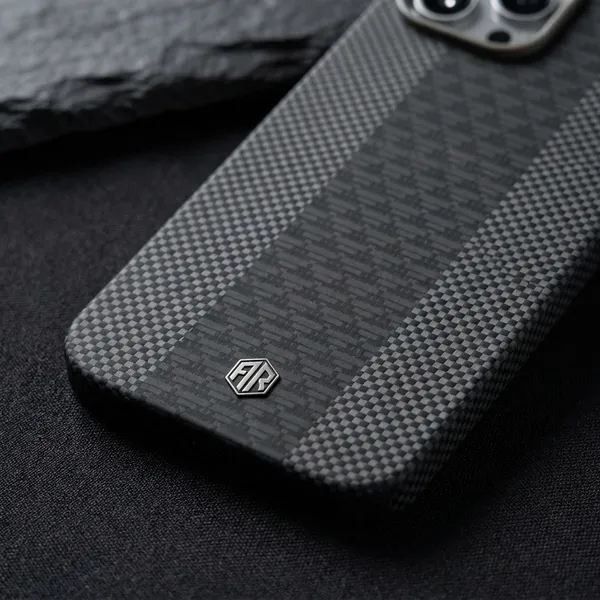 Premium_Textured_iPhone_Case_with_Dual-Tone_Design