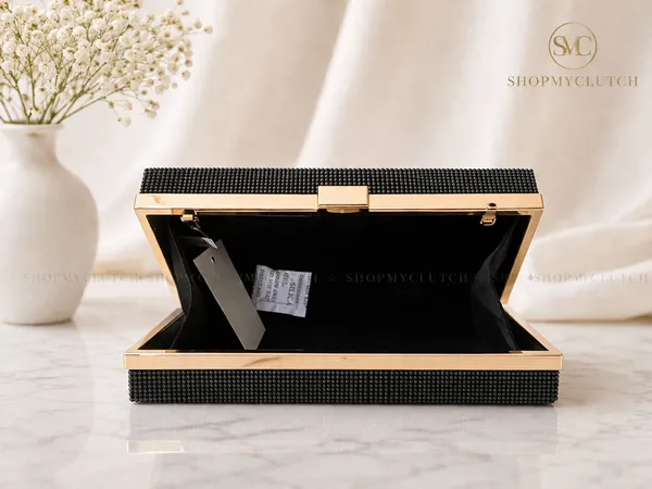 Black_Ace_Of_Spades_Crystal_Embellished_Evening_Clutch_With_Chain_Strap