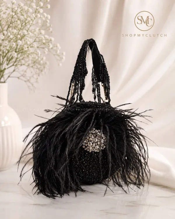 Cocktail_Black_Feather_Glam_Clutch