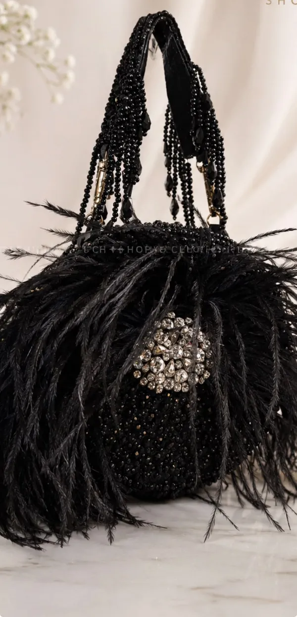 Cocktail_Black_Feather_Glam_Clutch