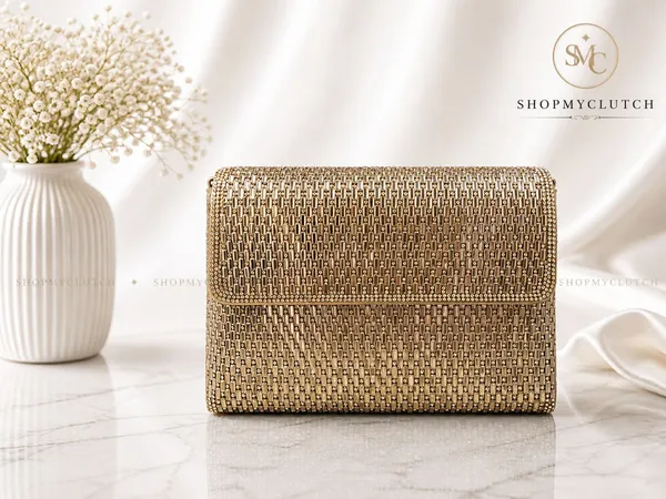 Elegant_Golden_Beaded_Clutch_Bag_With_Chain_Handle
