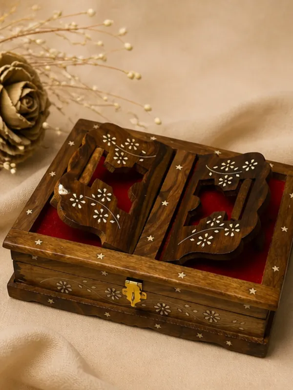 Wooden_Rehal_Box_–_Foldable_Holy_Book_Stand_Storage_Box_for_Quran,_Ramayan,_Bible,_Gita,_Guru_Granth_Sahib_–_Intricately_Carved,_Antique_Finish,_Ideal_Gift_&_Decor_(Brass_Inlay_Design)