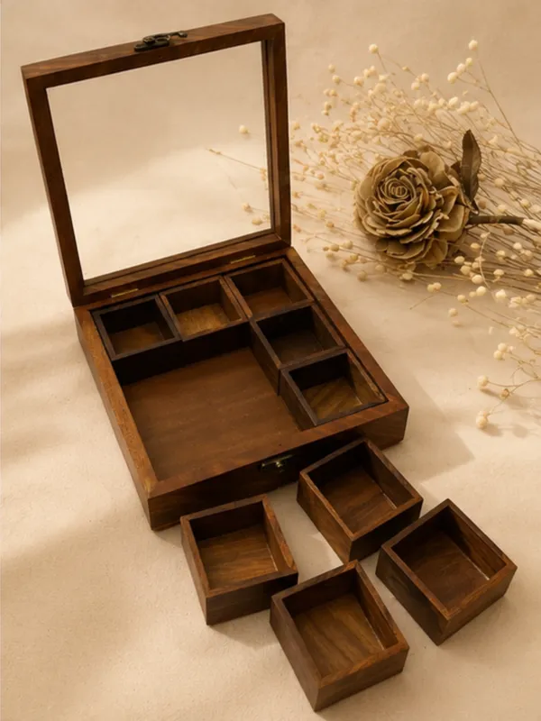 Wooden_Masala_Dabba_Container_With_9_Compartments_And_Glass_Lid