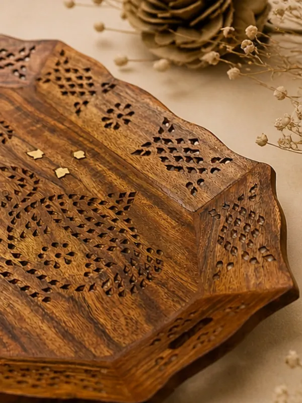Handcrafted_Wooden_Serving_Tray_With_Brass_Inlay_And_Intricate_Floral_Design