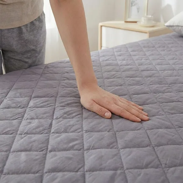 Quilted_Mattress_Protector_Cotton_Waterproof_And_Elastic_Fitted_Mattress_Protector