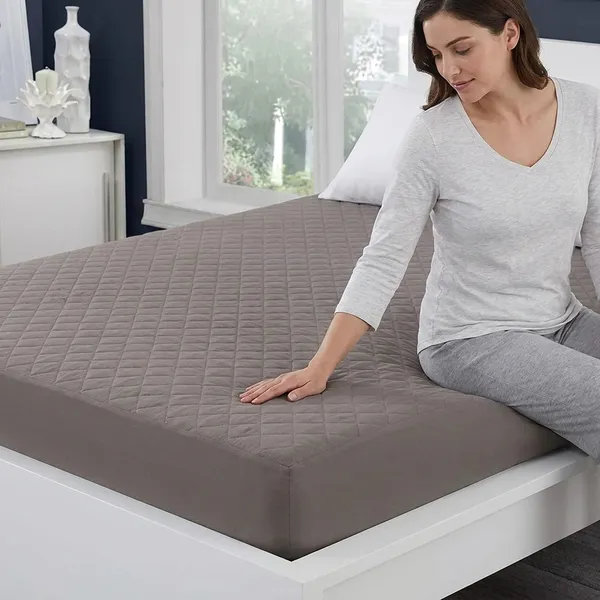 Waterproof_Quilted_Mattress_Protector_With_Elastic_All_Around