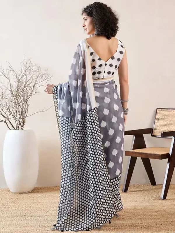 Grey_And_White_Lilan_Printed_Saree