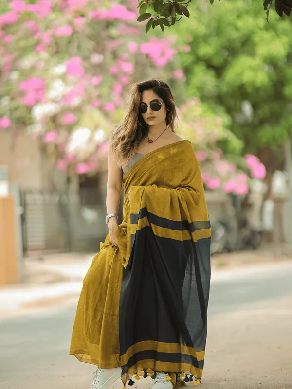Yellow_And_Black_Lilan_Printed_Saree