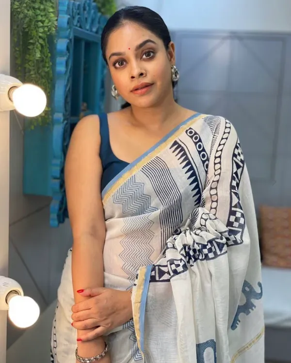 White_And_Blue_Lilan_Printed_Saree
