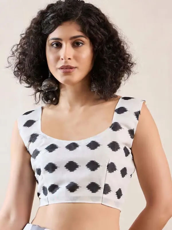 Grey_And_White_Lilan_Printed_Saree