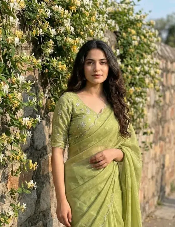 Olive_Green_Lilan_Printed_Saree