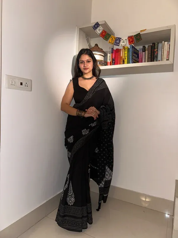 Black_And_White_Lilan_Printed_Saree