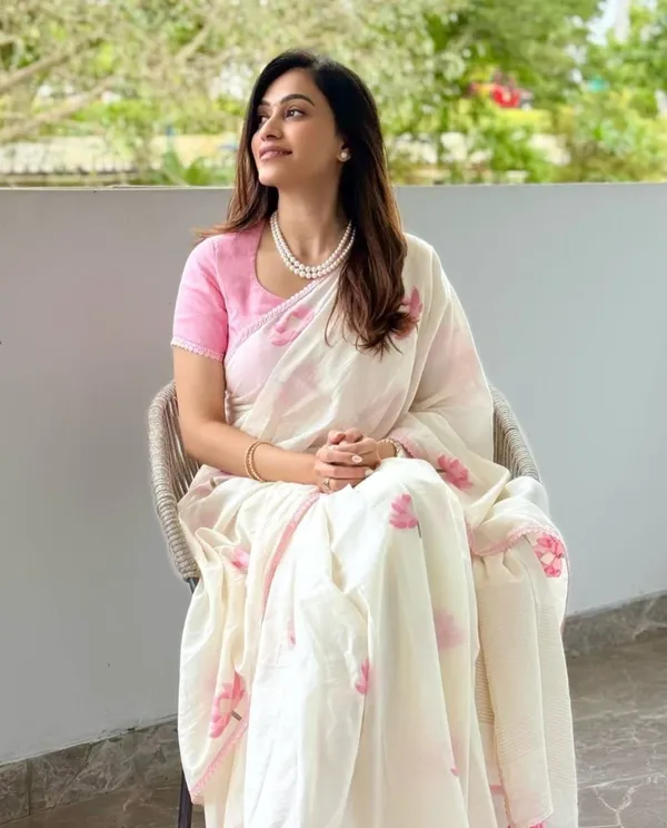 White_And_Pink_Linan_Printed_Saree