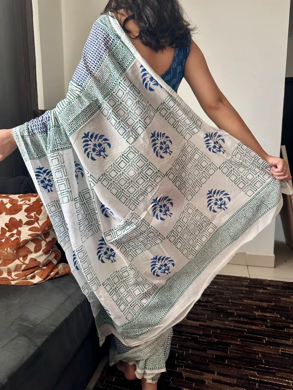 Blue_And_White_Lilan_Printed_Saree
