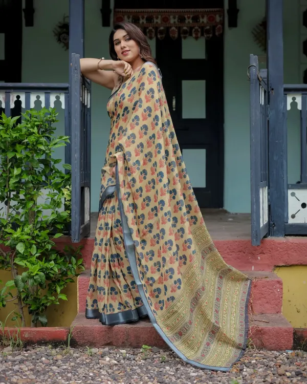 Beige_And_Grey_Lilan_Printed_Saree
