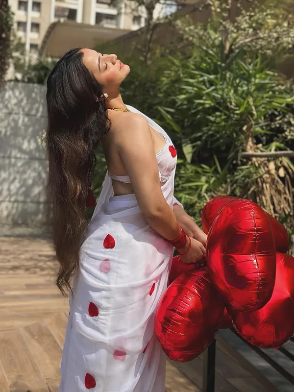 White_And_Red_Lilan_Printed_Saree