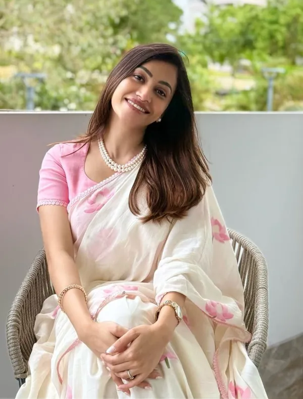 White_And_Pink_Linan_Printed_Saree