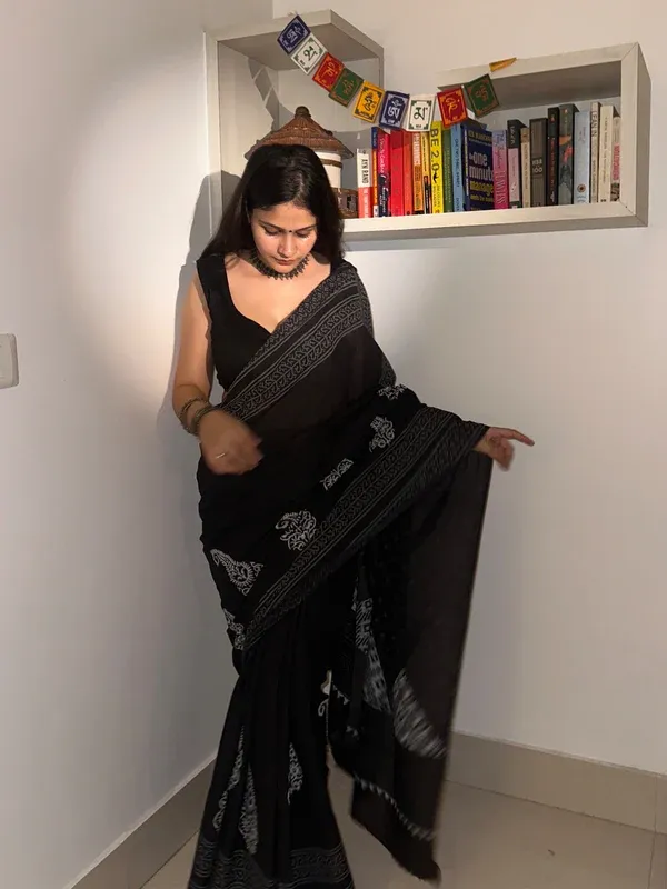 Black_And_White_Lilan_Printed_Saree