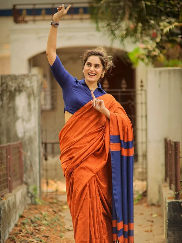Orange_And_Blue_Lilan_Printed_Saree