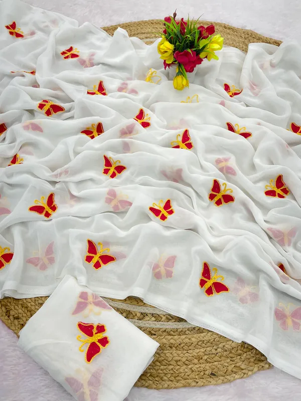 White_Embroidery_Work_Saree_With_Blouse_Piece