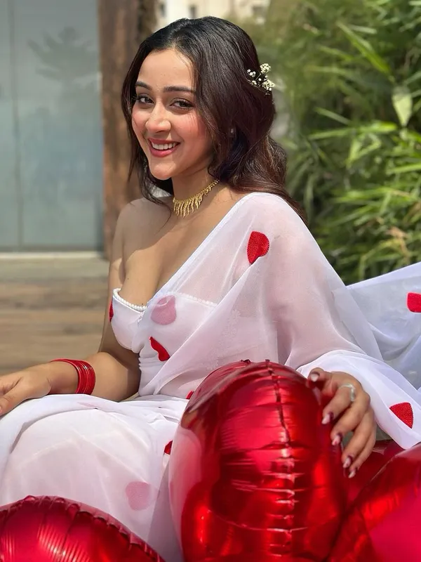 White_And_Red_Lilan_Printed_Saree