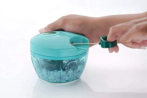 Blue_Plastic_Vegetable_Dori_Chopper_With_3_Sharp_Bladdes