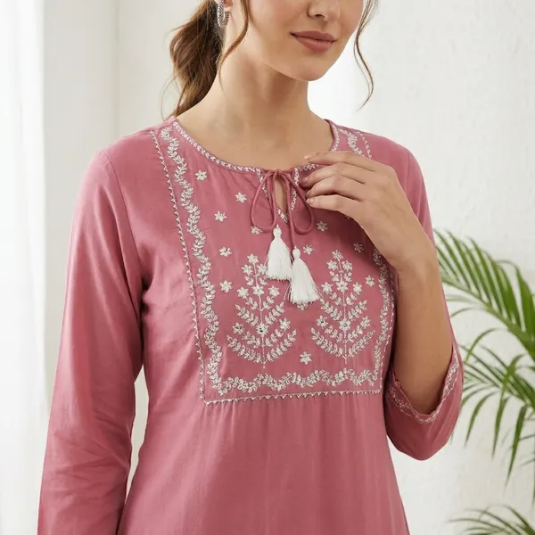 Gajri_Rayon_Premium_Stylish_Kurti_For_Womens
