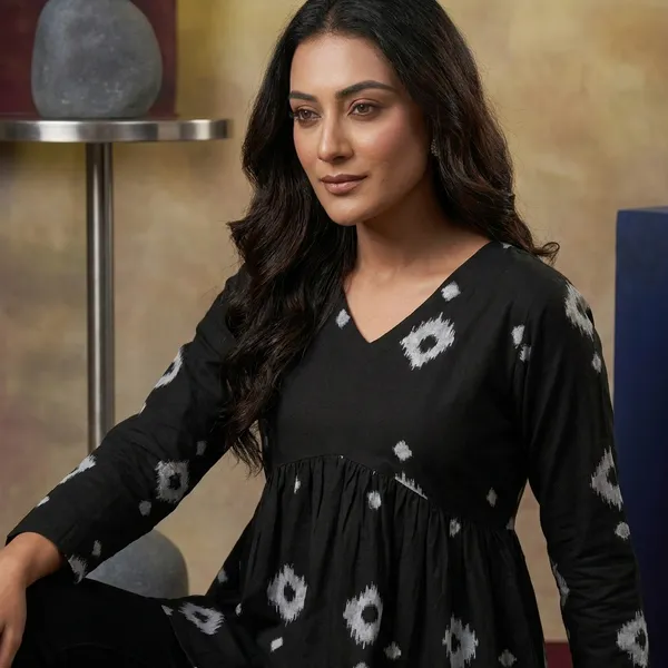 Black_Cotton_Premium_Stylish_Top_For_Womens