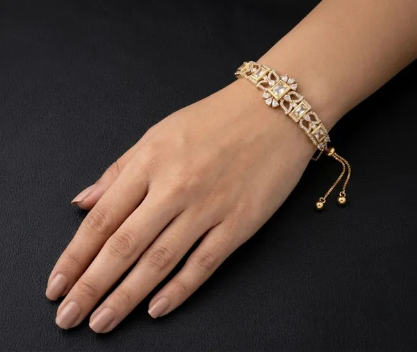 ELARA_BRACELET_-_WHITE