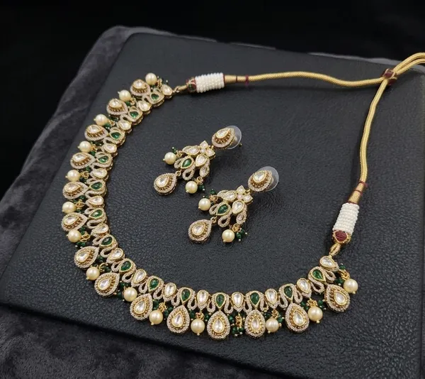 Avantika_Necklace_Set_-_Emerald_Green