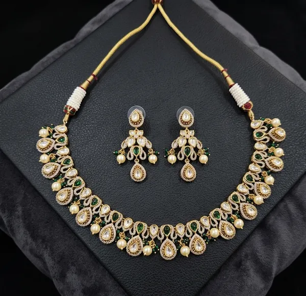 Avantika_Necklace_Set_-_Emerald_Green