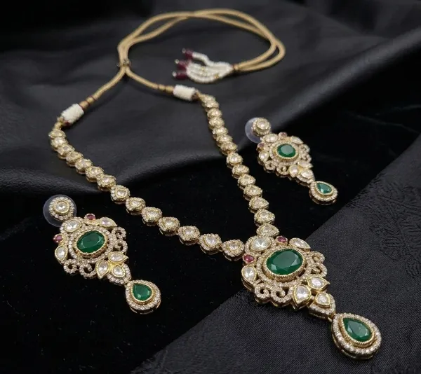Majestic_Pendant_Set_-_Emerald_Green