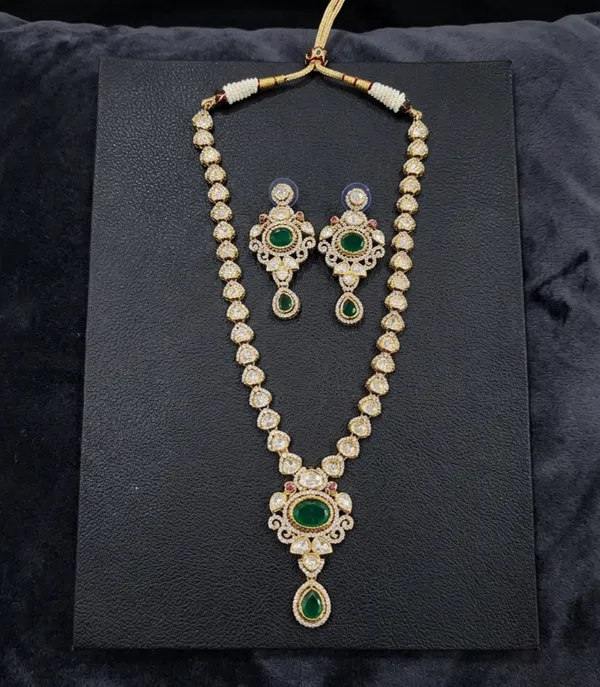 Majestic_Pendant_Set_-_Emerald_Green