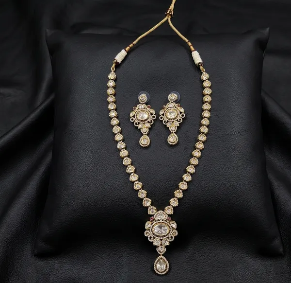 Majestic_Pendant_Set_-_White