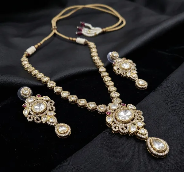 Majestic_Pendant_Set_-_White