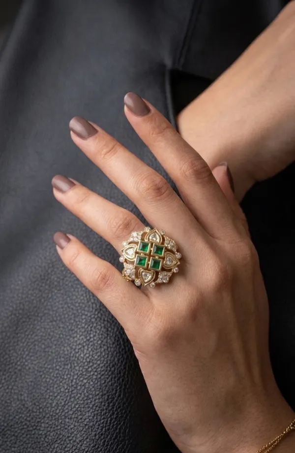 Vintage__Kundan_Finger_Ring_in__Emerald_Green_Stones