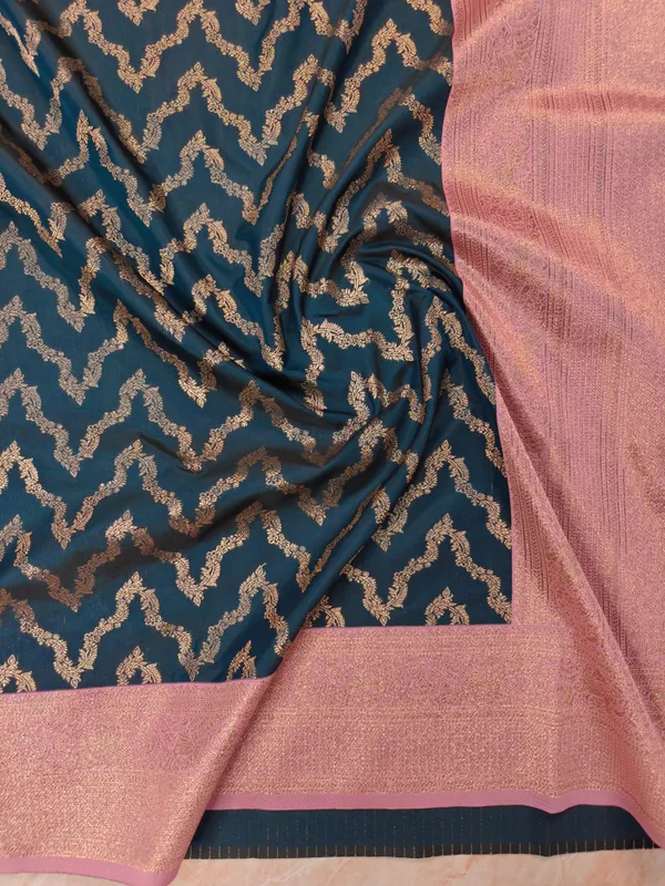 BANARASI_KATAN_SILK_IN_BOTTLE_GREEN_WITH_BABY_PINK