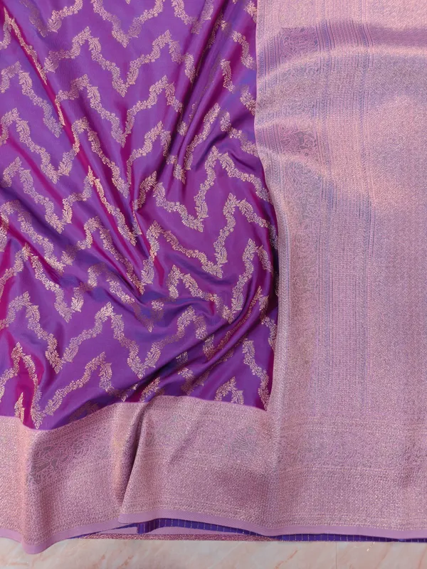 BANARASI_KATAN_SILK_IN_PURPLE_WITH_LAVENDER_BORDER