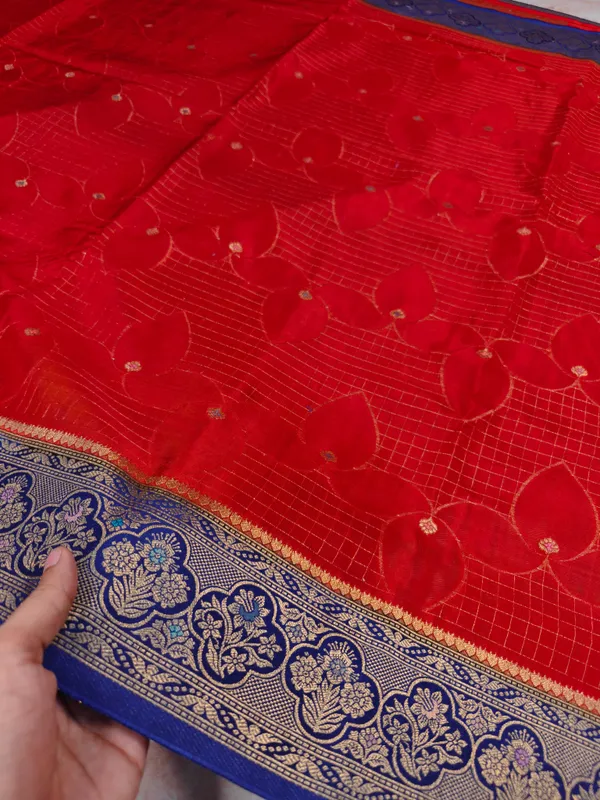 Checks_Russian_Silk_In_Red_With_Royal_Blue_Border_Saree_For_Women