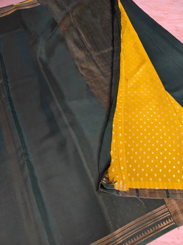 Crepe_Chiffon_In_Bottle_Green_With_Rani_Border_Saree_For_Women