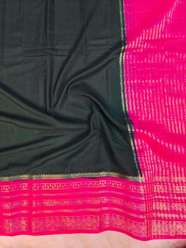 CREPE_Georgette_In_Black_With_Rani_Pink_Border_Saree_For_Women