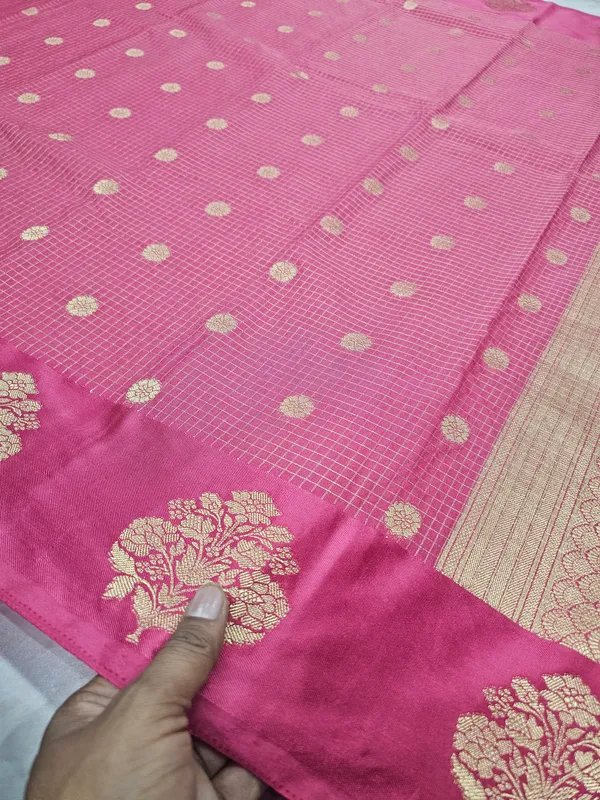 CREPE_GEORGETTE_IN_DARK_PINK_WITH_CHECKS_AND_BOOTI