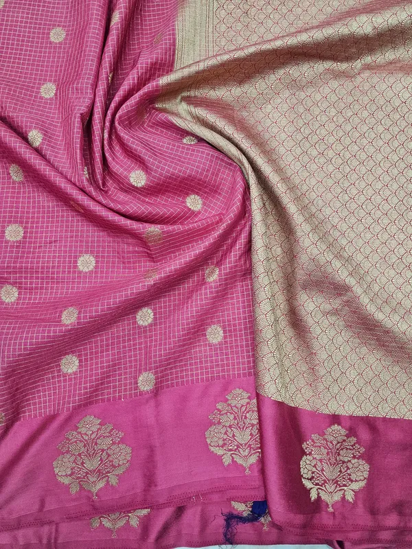 CREPE_GEORGETTE_IN_DARK_PINK_WITH_CHECKS_AND_BOOTI