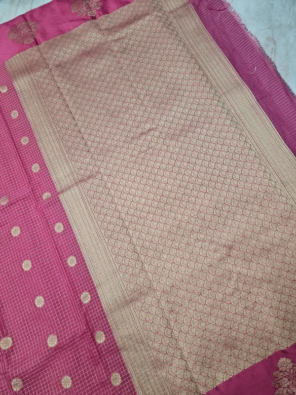 CREPE_GEORGETTE_IN_DARK_PINK_WITH_CHECKS_AND_BOOTI